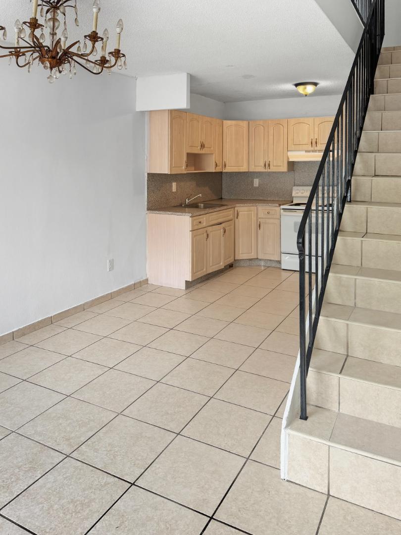 1560 Northwest 15th Street Road, Unit 11 gallery image