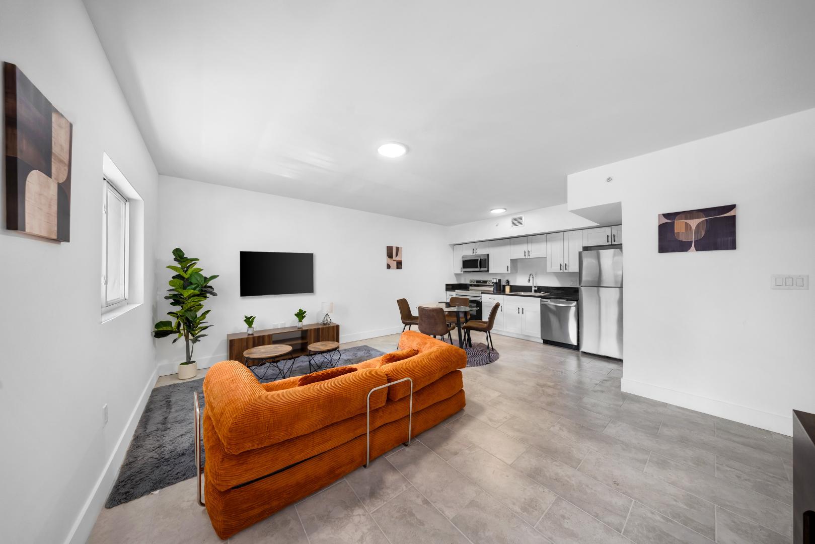 147 NW 59th St, Unit 205B (Furnished Room) gallery image