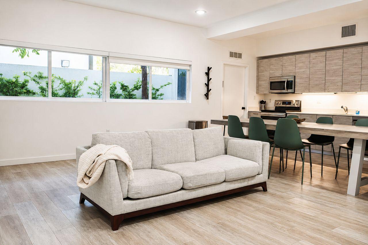 542 SW 7th St, Unit 110 (Furnished Room) gallery image