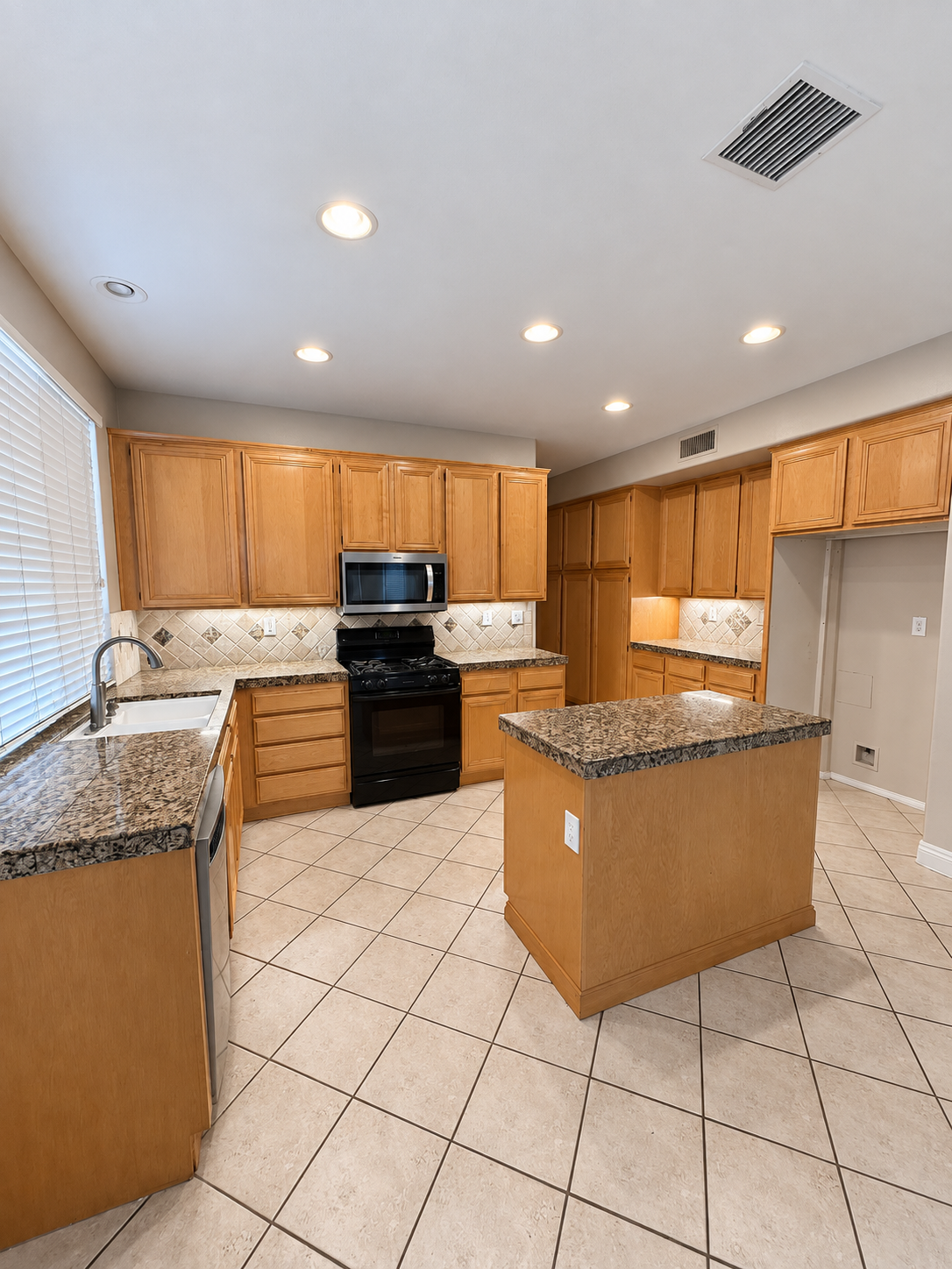 828 Villa Montes Circle rental photo 4
