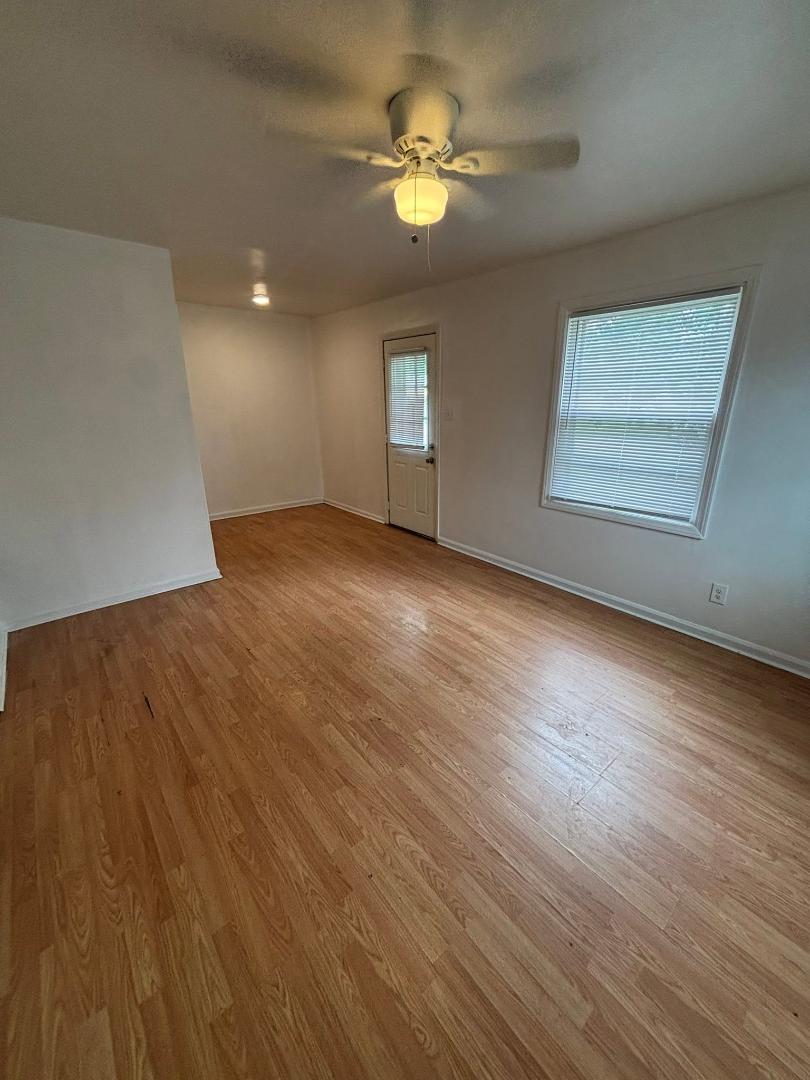 712 N Van Buren St, photo 3