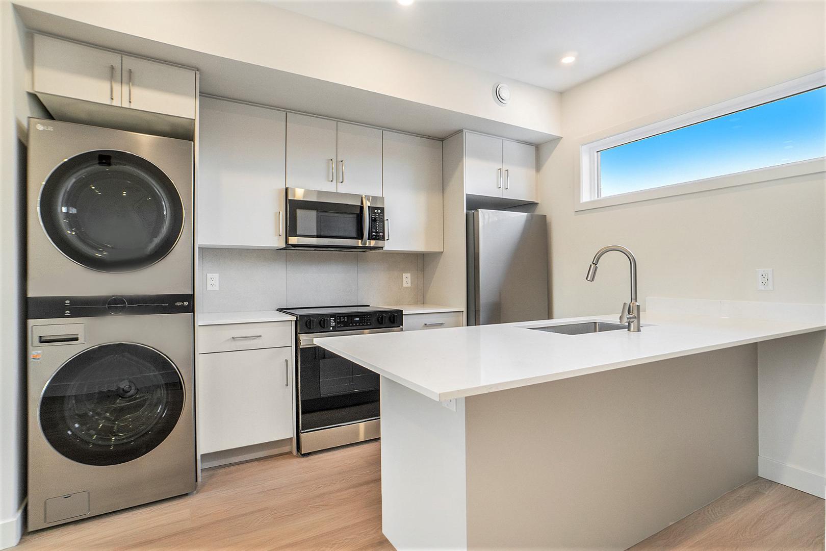 1261 Summerville Ave, Ottawa