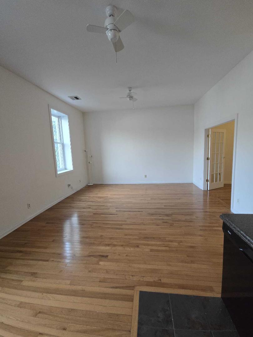 129 11th St - Unit 2R photo 1