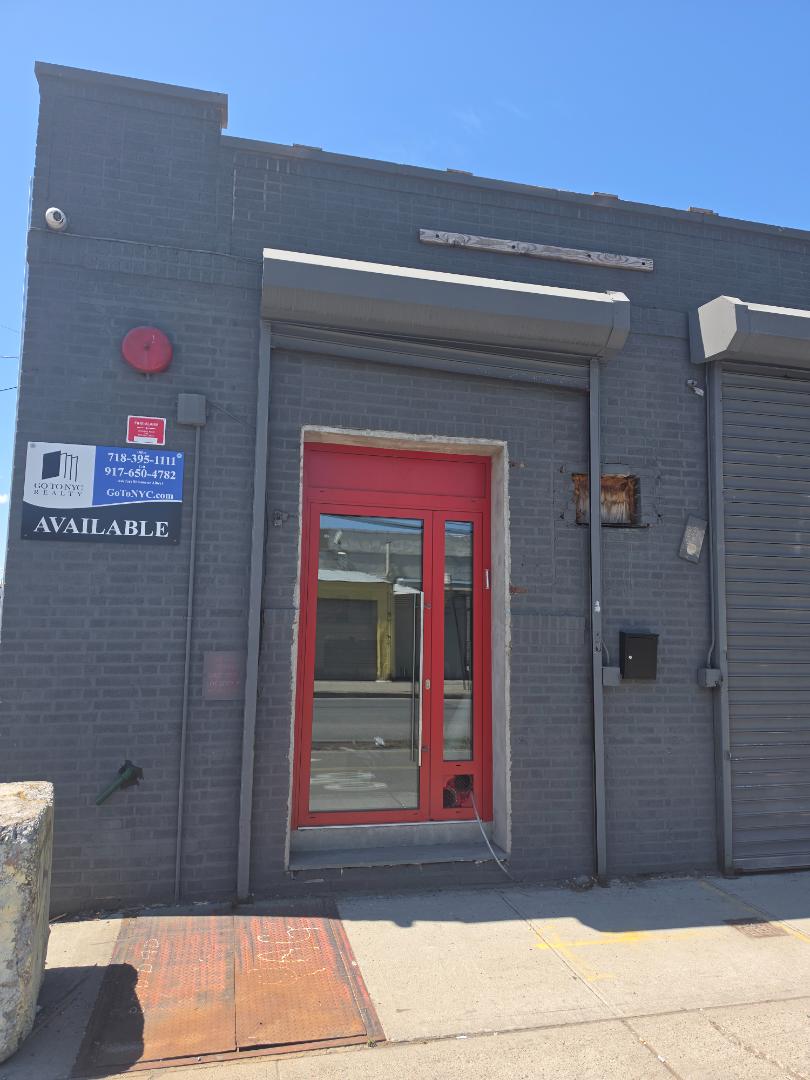 100 Van Brunt St Brooklyn - Corner Office photo 1