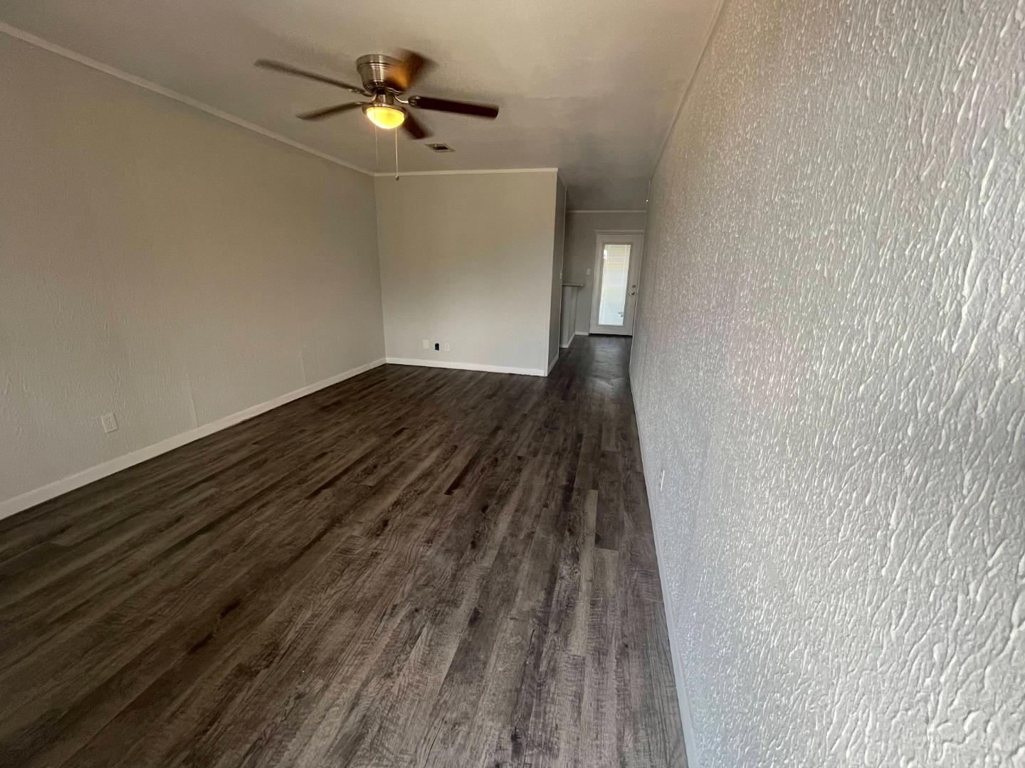 2 Bedroom Multi-Family Home – 205 North Columbia Drive 35, West Columbia, TX 77486