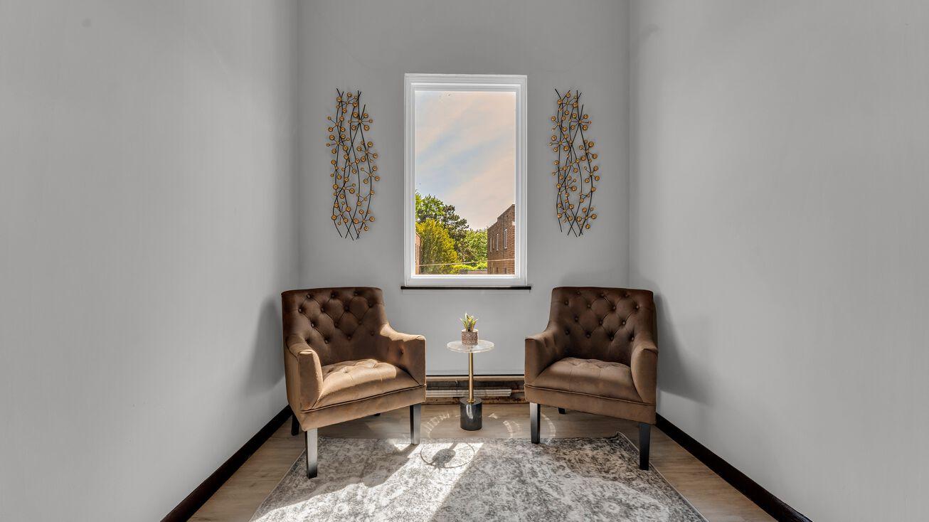 Clarence Plaza - Photo 4