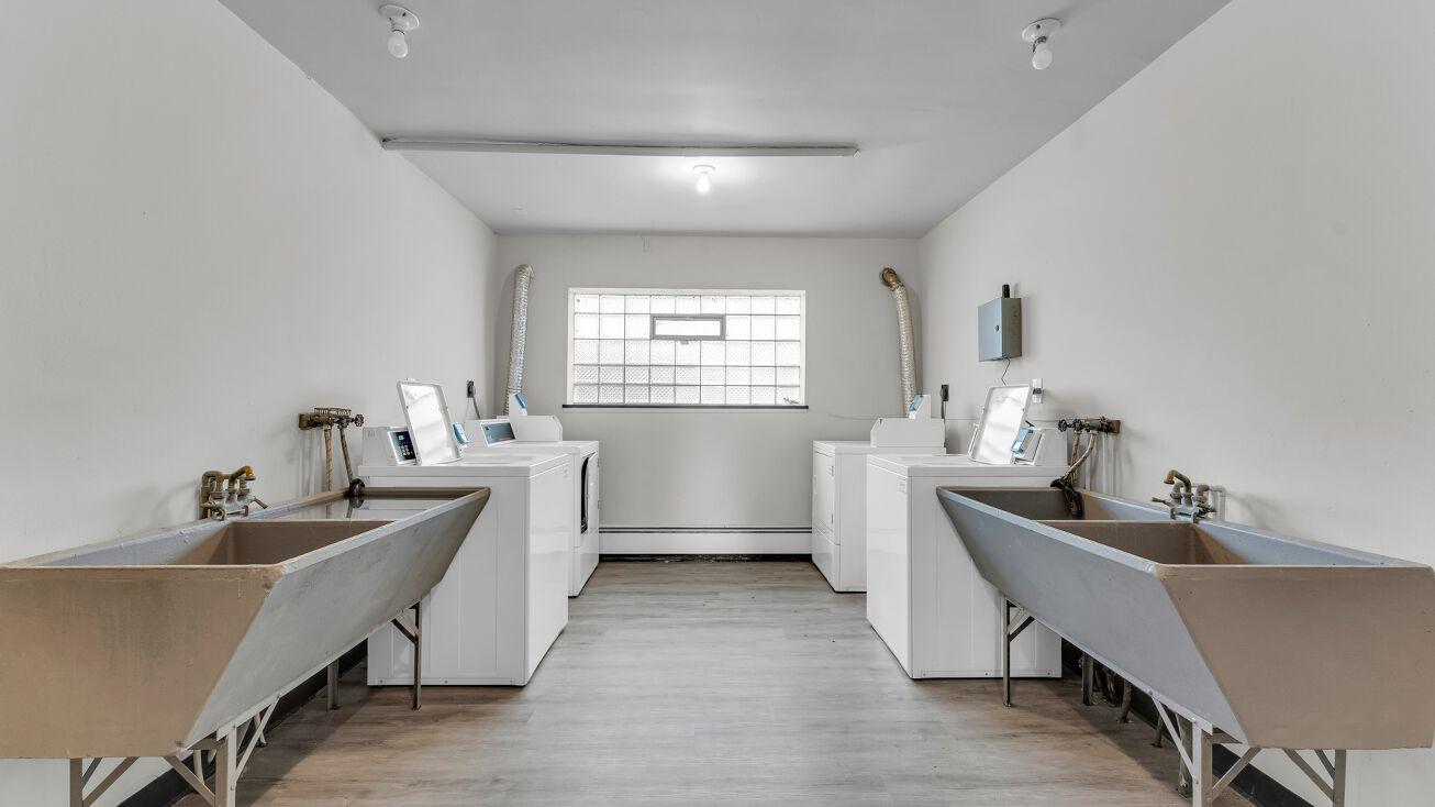 Clarence Plaza - Photo 6